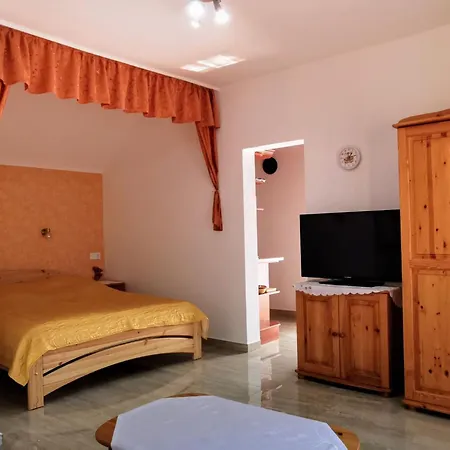 Apartament Gemuetliche Fuer 3 Personen By Interhome *